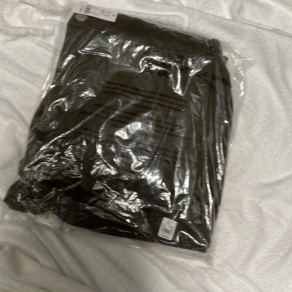 NWT XXL chino olive green joggers